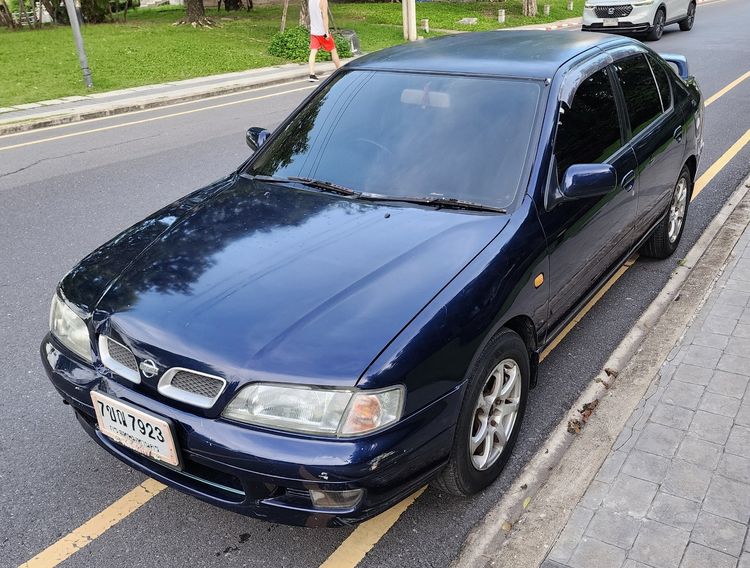 ออโต้ แก็สหัวฉีด LPG  Nissan Primera ออโต้ ปี 95 สีไม่สวย 