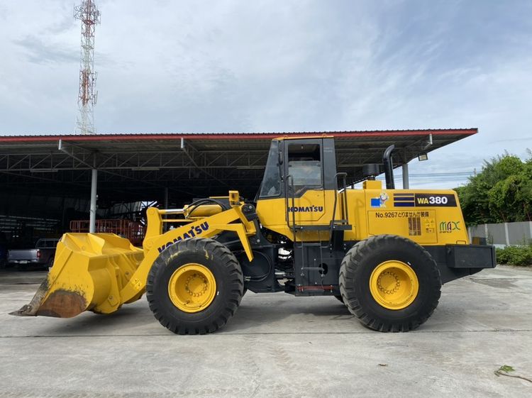 รถตักล้อยาง KOMATSU รุ่น  WA380-3 บุ้งกี๋ 3 คิว ยกสูง 3.9 ม. รถเก่านอกนำเข้า รูปที่ 2