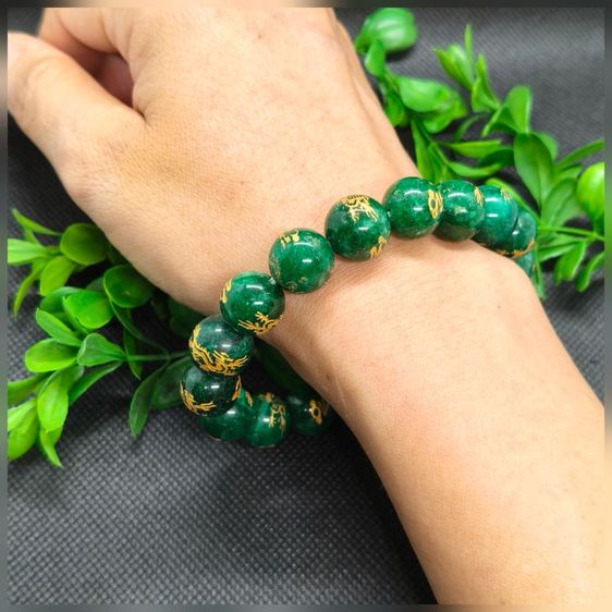 สร้อยข้อมือหินโมราสีเขียว12มิล (Green Agate) สลักลายมังกรทอง พลังมงคลคู่พูนทรัพย์ รูปที่ 4