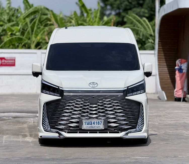 Toyota Commuter 2024 2.8 Van ดีเซล ไม่ติดแก๊ส เกียร์อัตโนมัติ ขาว รูปที่ 2