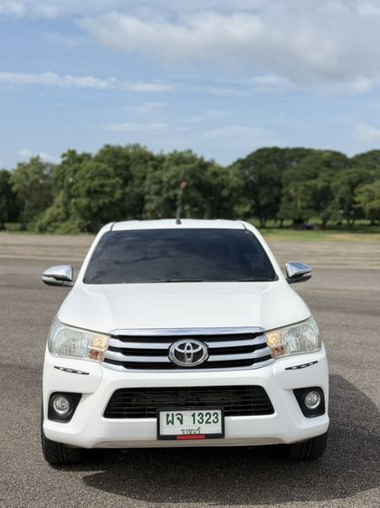รถ Toyota Hilux Revo 2.4 G สี ขาว