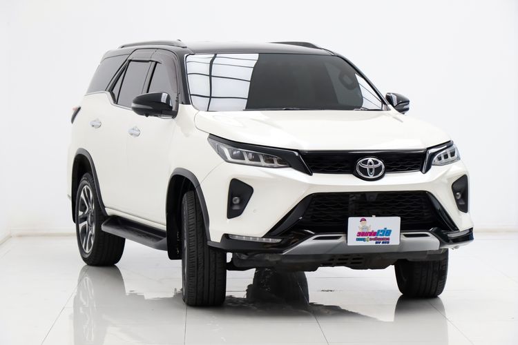 Toyota Fortuner 2021 2.4 Legender Utility-car ดีเซล ไม่ติดแก๊ส เกียร์อัตโนมัติ ขาว รูปที่ 3