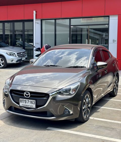 รถ Mazda Mazda 2 1.5 XD High Connect สี น้ำตาล
