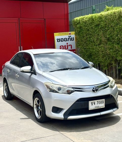 รถ Toyota Vios 1.5 G สี บรอนซ์เงิน