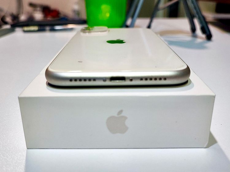 ขาย iPhone 11 64GB สีขาวสภาพนางฟ้า เครื่องไทย แฟนใช้เองมือเดียว ของครบกล่อง รูปที่ 4