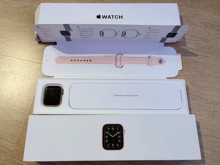 อื่นๆ โรสโกลด์ Apple watch se 40mm
