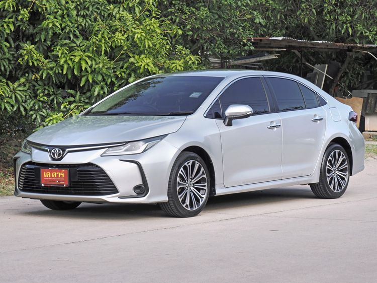 Toyota Altis 2021 1.8 GR Sport CVT Sedan เบนซิน ไม่ติดแก๊ส เกียร์อัตโนมัติ บรอนซ์เงิน รูปที่ 2
