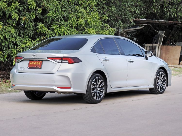 Toyota Altis 2021 1.8 GR Sport CVT Sedan เบนซิน ไม่ติดแก๊ส เกียร์อัตโนมัติ บรอนซ์เงิน รูปที่ 4