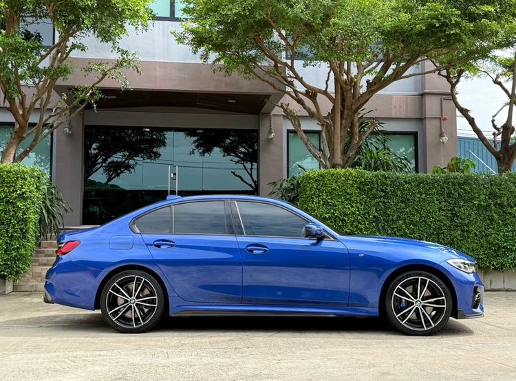 BMW Series 3 2022 330e Sedan ปลั๊กอินไฮบริด (PHEV) ไม่ติดแก๊ส เกียร์อัตโนมัติ ฟ้า รูปที่ 2