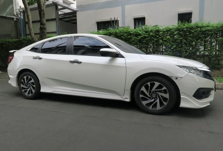 Honda Civic 2017 1.8 EL i-VTEC Sedan เบนซิน ไม่ติดแก๊ส เกียร์อัตโนมัติ ขาว