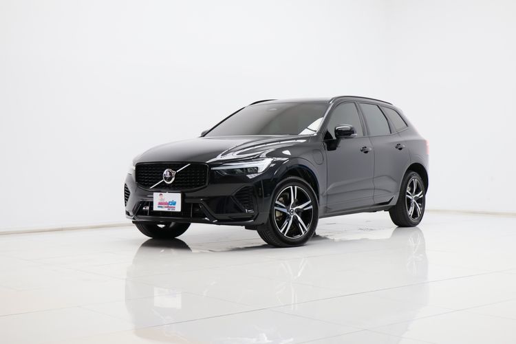 Volvo XC60 2021 2.0 Plus T8 Plug-in Hybrid AWD Utility-car ปลั๊กอินไฮบริด (PHEV) ไม่ติดแก๊ส เกียร์อัตโนมัติ ดำ