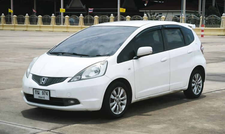 Honda Jazz 2010 1.5 S Sedan เบนซิน ไม่ติดแก๊ส เกียร์ธรรมดา ขาว รูปที่ 3