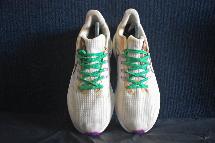 ส่งฟรี รองเท้า Nike Pegasus 39 Premium (2023) มือสอง ของแท้ Size 43 ความยาว 27.5 ซม. รูปที่ 4