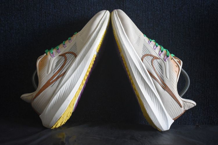 ส่งฟรี รองเท้า Nike Pegasus 39 Premium (2023) มือสอง ของแท้ Size 43 ความยาว 27.5 ซม. รูปที่ 6