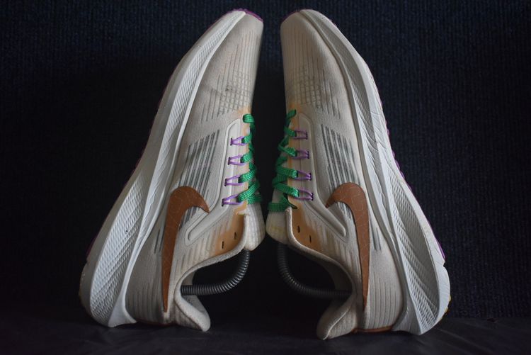 ส่งฟรี รองเท้า Nike Pegasus 39 Premium (2023) มือสอง ของแท้ Size 43 ความยาว 27.5 ซม. รูปที่ 7
