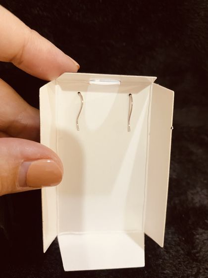 ต่างหูงานกล่อง สินค้านำเข้า แบรนด์ Lovisa Australia - Silver Cubic Zirconia Flower White Cat Eye Stone Drop Earrings รูปที่ 6