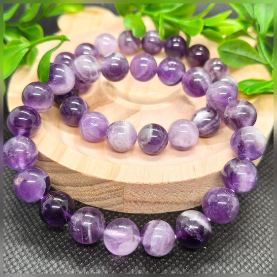 อัญมณี กำไลหินเชฟรอนอเมทิสต์ไซด์10มิล Chevron Amethyst หินแท้ธรรมชาติ 100% สร้อยข้อมือหินมงคล เสริมสมาธิ บำบัดความเครียด หลับสบาย