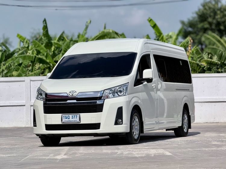 Toyota Commuter 2021 2.8 Van ดีเซล ไม่ติดแก๊ส เกียร์อัตโนมัติ ขาว