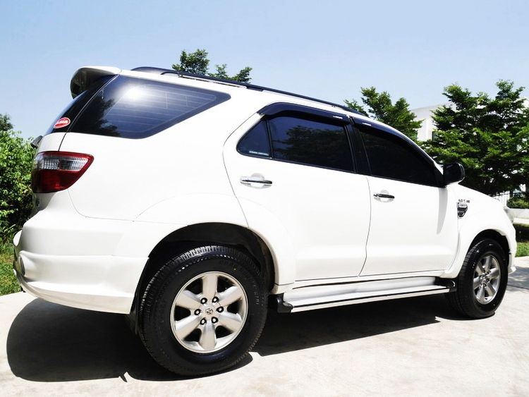 Toyota Fortuner 2010 3.0 V Utility-car ดีเซล ไม่ติดแก๊ส เกียร์อัตโนมัติ ขาว รูปที่ 4