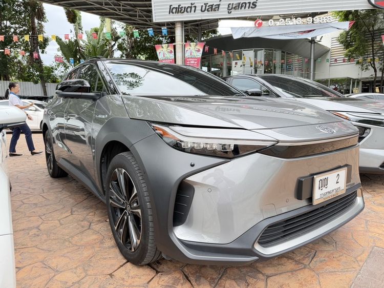 รถ Toyota bZ4X-EV AWD สี เทา