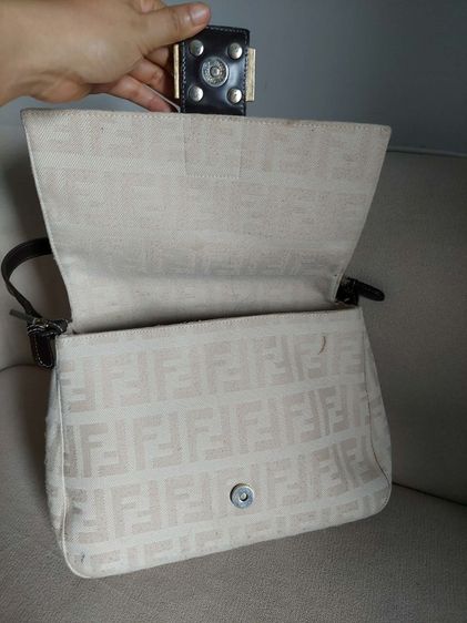 กระเป๋าสะพายไหล่ Fendi วินเทจ รูปที่ 6
