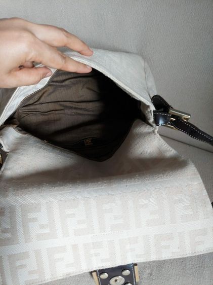 กระเป๋าสะพายไหล่ Fendi วินเทจ รูปที่ 8