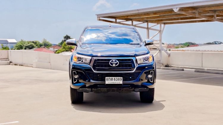 รถ Toyota Hilux Revo 2.4 E Plus 4WD สี ดำ
