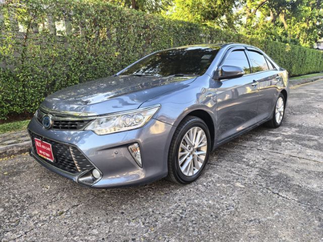 รถ Toyota Camry 2.5 HV Premium สี น้ำเงิน