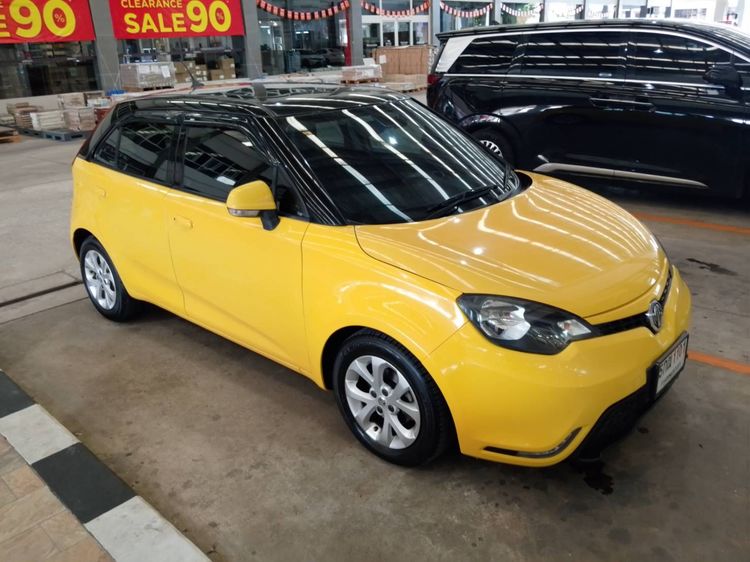 MG MG3 2016 1.5 Xross X Sedan เบนซิน ไม่ติดแก๊ส เกียร์อัตโนมัติ เหลือง รูปที่ 4