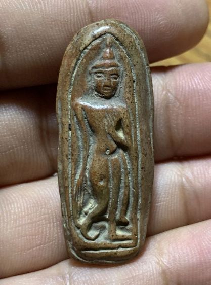 พระลีลาเม็ดขนุน