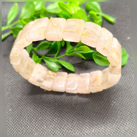 สร้อยข้อมือหินไหมทองธรรมชาติแท้ ลายเส้นประกายทองวาวสวยเป็นเอกลักษณ์ ช่วยเรียกทรัพย์สิน เสริมโชคลาภ ความมั่งคั่งร่ำรวยปัดเป่าสิ่งไม่ดีสวยหรู รูปที่ 5