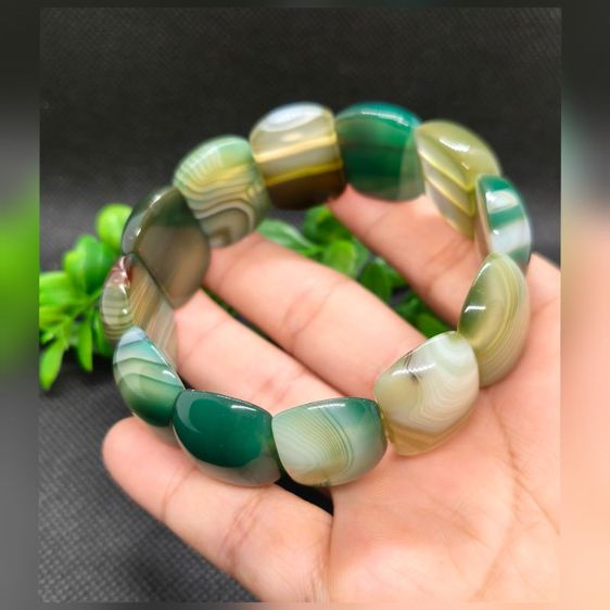 กำไลหินอาเกตเขียวแท้ ทรงท้องปลิงขัดเงา สร้อยข้อมือหินนำโชค Agate ลายชั้นธรรมชาติ เสริมทรัพย์ ปรับสมดุล บำบัดจิตใจ รูปที่ 2