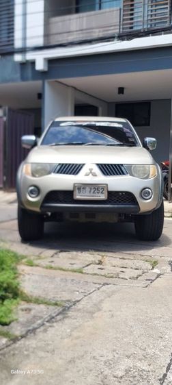 รถ Mitsubishi Triton 2.5 Plus สี บรอนซ์ทอง