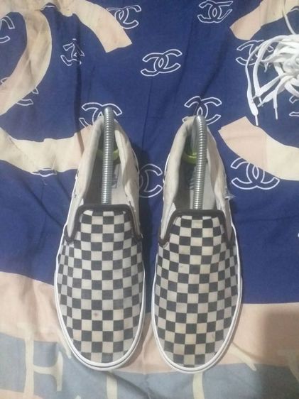 ส่งต่อ รองเท้า Vans slip on มือสอง ของแท้ไซด์38.5 ยาว24.5cm.ราคา  390 บาท ส่งฟรี สภาพดีมาก ไม่มีตำหนิ สนใจทักแชทได้เลยเด้อ