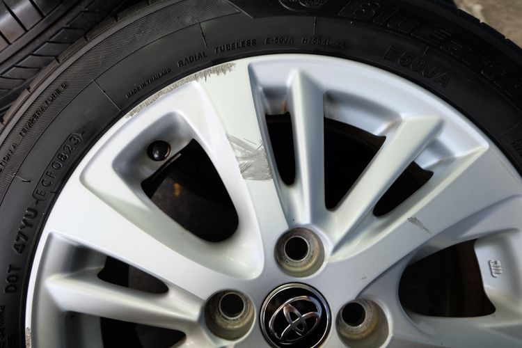 👉 Yaris 15 นิ้ว + ยาง Yokohama ขนาด 175 65R15 ปี23 รูปที่ 4