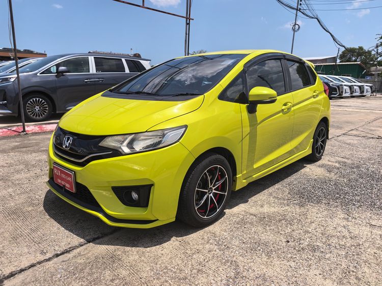 รถ Honda Jazz 1.5 SV i-VTEC สี เหลือง