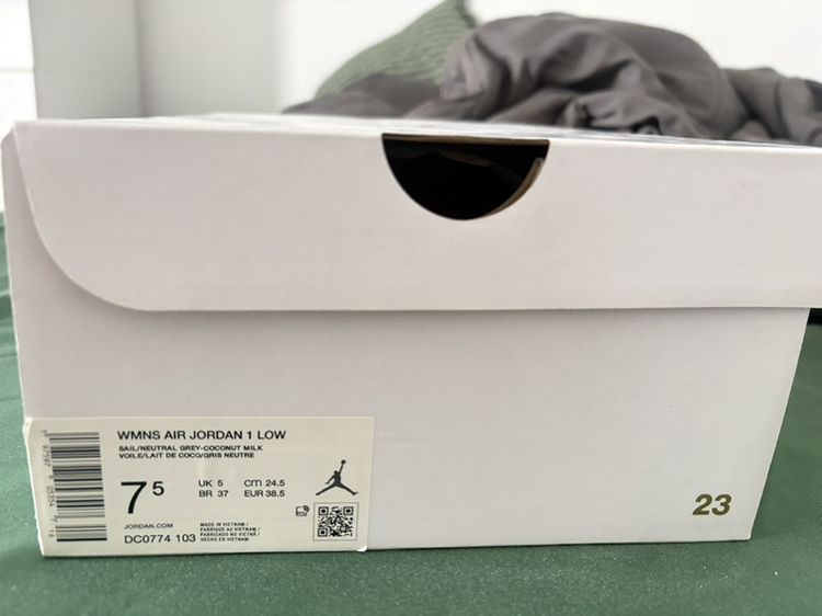 รองเท้าผ้าใบ หนังแท้ ขนาดอื่น ๆ อื่นๆ Nike Air Jordan 1 Low Milk Neutral Grey ของแท้ ไซซ์ 38.5 พร้อมกล่อง