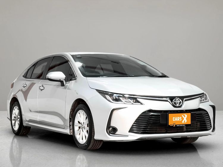 รถ Toyota Altis 1.6 G สี บรอนซ์เงิน