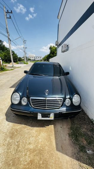 รถ Mercedes-Benz E-Class E240 สี เขียว