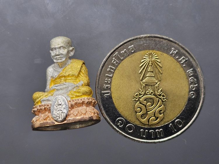 สมเด็จหลวงพ่อทวด วัดช้างให้ ลอยองค์ ม.ว.ก. เนื้อเงินสามกษัตริย์ ที่ระลึกเฉลิมพระเกียรติ 50 พรรษา พระบรมโอรสาธิราชๆ พุทธาภิเษก ณ วัดพระศรีๆ 2 รูปที่ 7