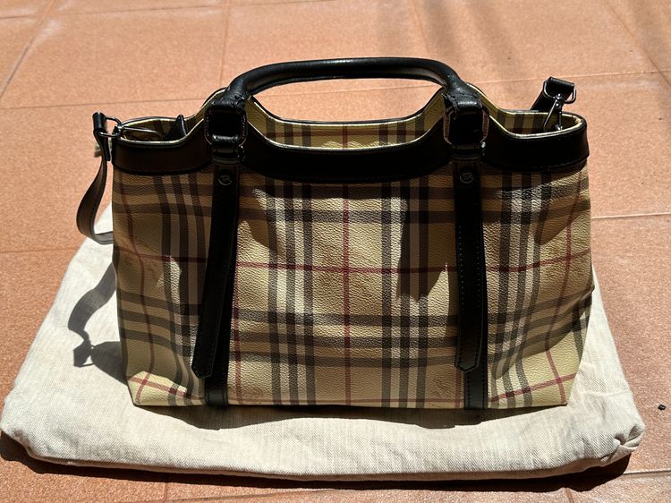 กระเป๋า Burberry
