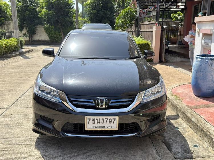 รถ Honda Accord 2.0 e:HEV Tech สี ดำ