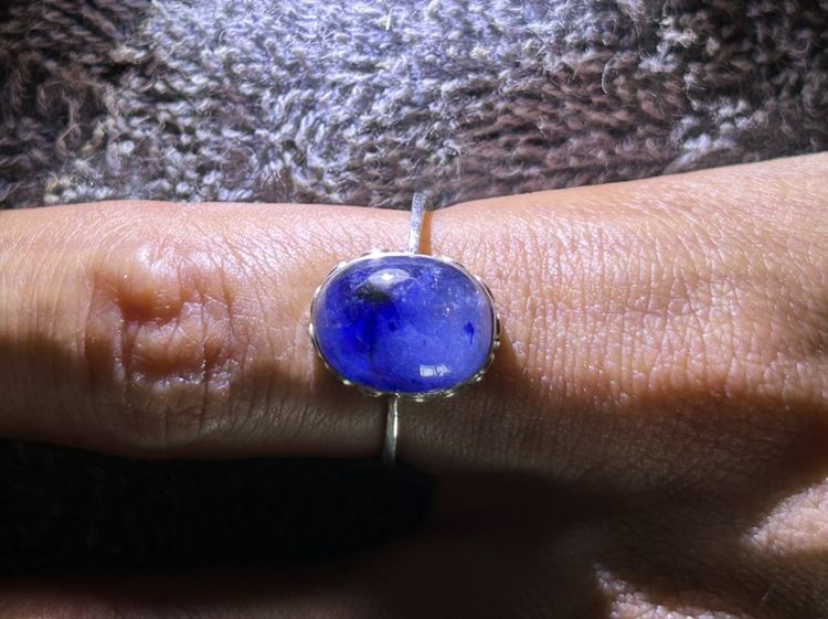 แหวนแเงินแท้ไพลิน (Blue Sapphire) เจียระไนทรงหลังเบี้ย (Cabochon)