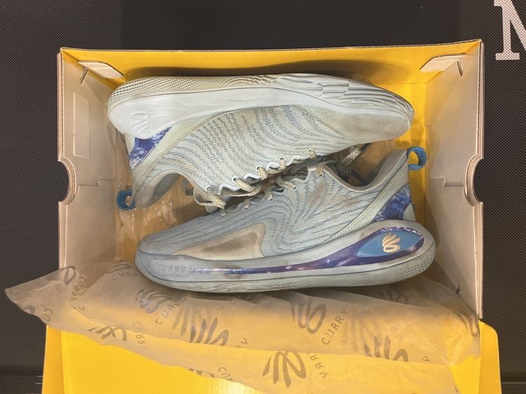 รองเท้าบาสเกตบอล ไม่ระบุ Under Armour Curry 12 PSCS Blue รองเท้าบาส Curry 12 สีฟ้า ไซส์ 6.5Y EU39 พร้อมกล่องแท้