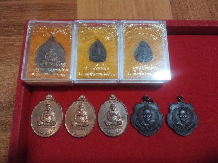 หลวงปู่ม่น วัดเนินตามาก จ.ชลบุรี รับประกันแท้ทัน ยกชุด