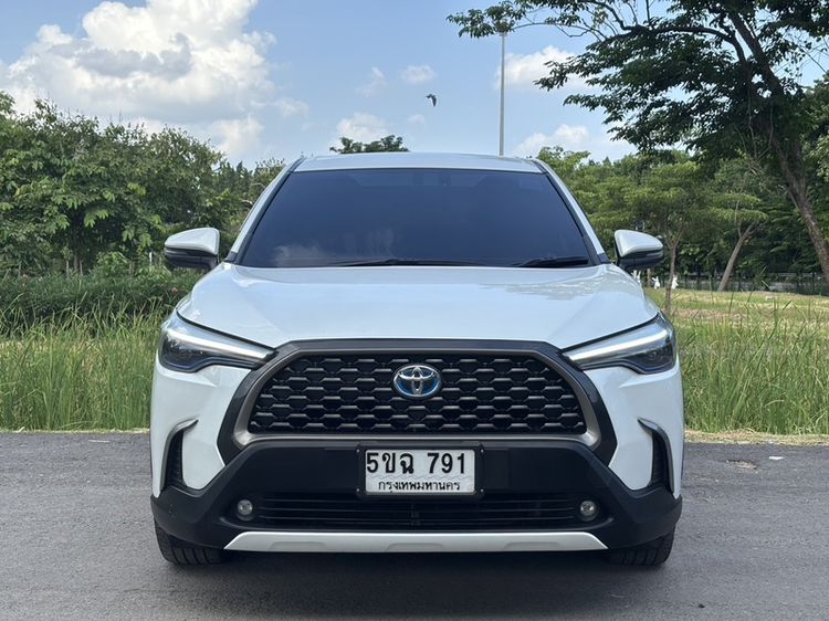 รถ Toyota Corolla Cross 1.8 Hybrid Premium สี ขาว