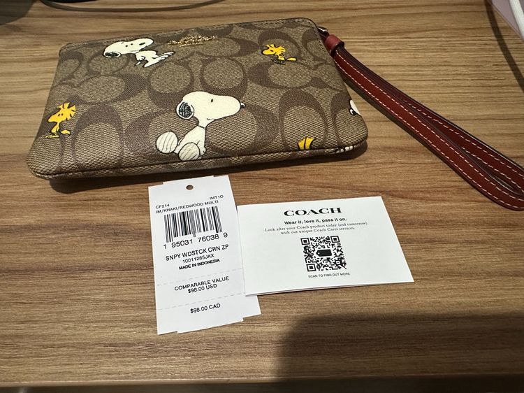 หญิง กระเป๋าคล้องมือ Coach x Peanut Corner with Snoopy Woodstock Print