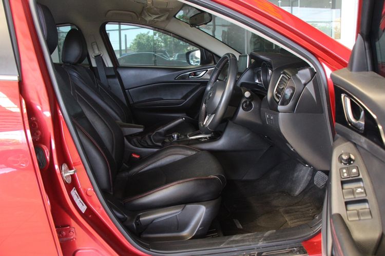 Mazda Mazda3 2016 2.0 S Sedan เบนซิน ไม่ติดแก๊ส เกียร์อัตโนมัติ แดง รูปที่ 3