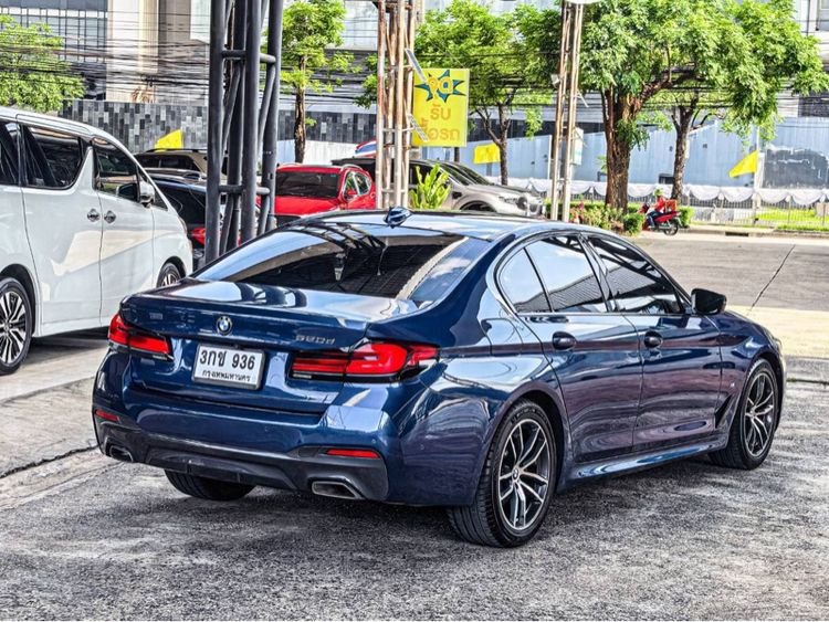 BMW Series 5 2022 520d Sedan ดีเซล ไม่ติดแก๊ส เกียร์อัตโนมัติ น้ำเงิน รูปที่ 3