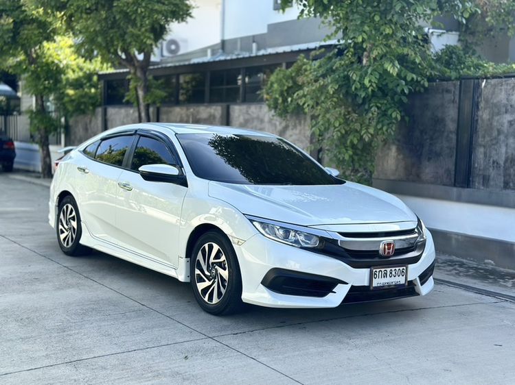 รถ Honda Civic 1.8 EL i-VTEC สี ขาว